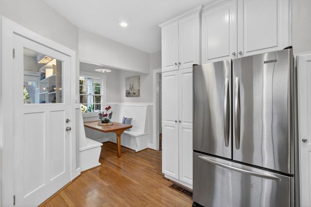 2702 Donner Way, Sacramento, CA 95818