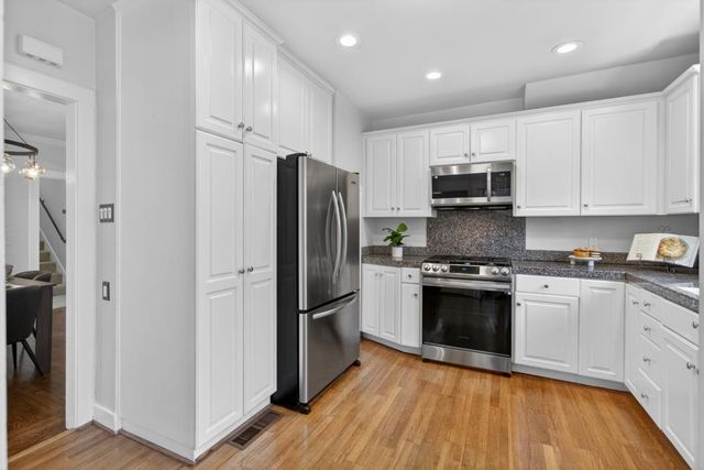 2702 Donner Way, Sacramento, CA 95818