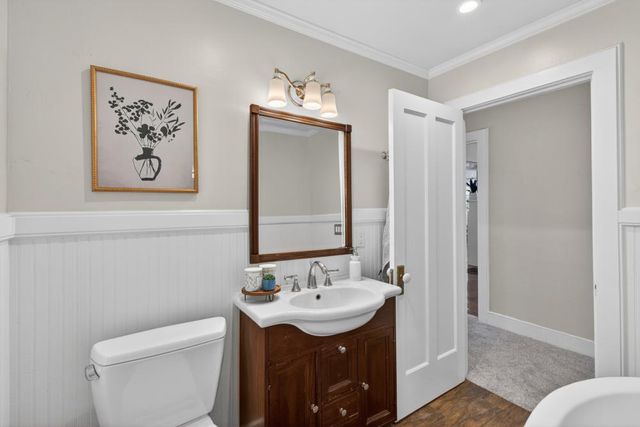 2702 Donner Way, Sacramento, CA 95818
