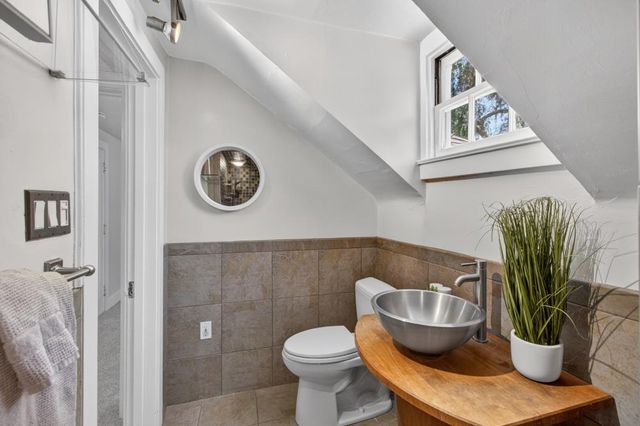 2702 Donner Way, Sacramento, CA 95818