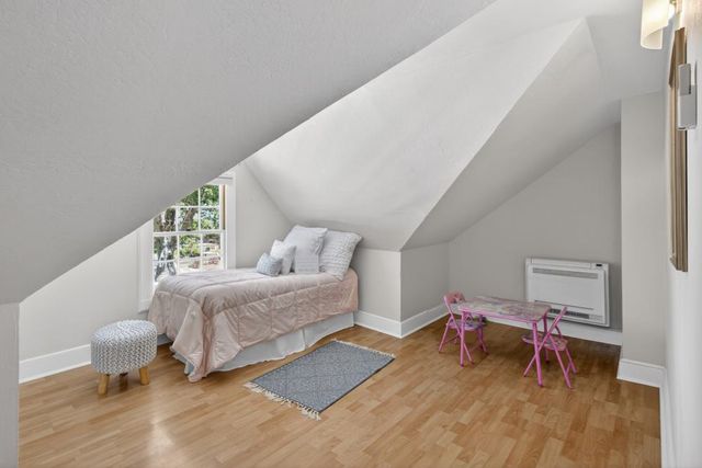 2702 Donner Way, Sacramento, CA 95818