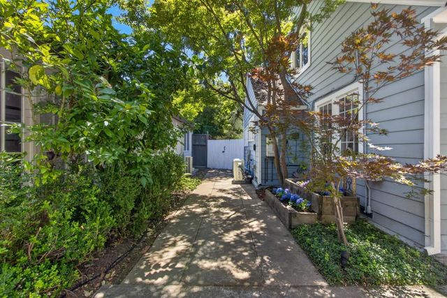 2702 Donner Way, Sacramento, CA 95818