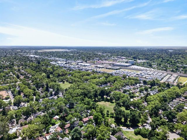 2702 Donner Way, Sacramento, CA 95818