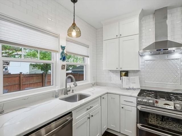 51 Fruit St Ext, Milford, MA 01757