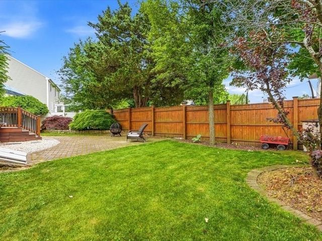 51 Fruit St Ext, Milford, MA 01757
