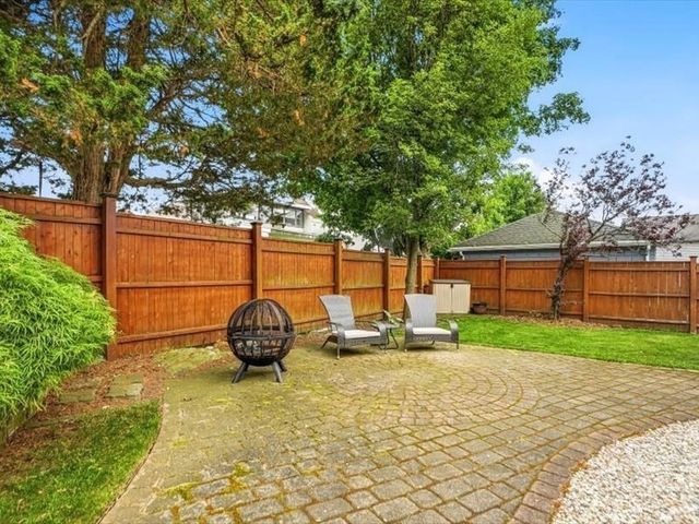 51 Fruit St Ext, Milford, MA 01757