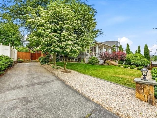 51 Fruit St Ext, Milford, MA 01757