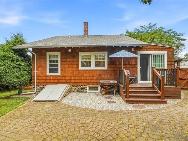 51 Fruit St Ext, Milford, MA 01757