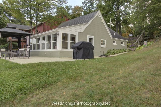 21660 Brady Lake Boulevard, Morley, MI 49336