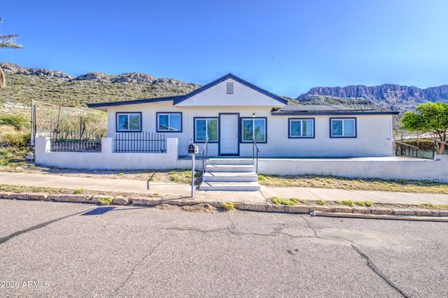 300 N MAGMA Avenue, Superior, AZ 85173