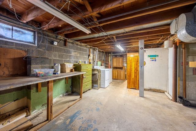 69 Daley St, Chicopee, MA 01013