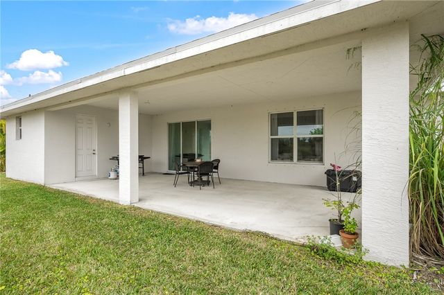 718 Yearling Trail, Sebastian, FL 32958