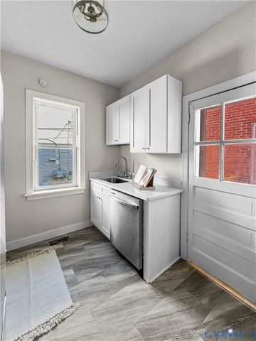 1011 Bank St, Hopewell, VA 23860