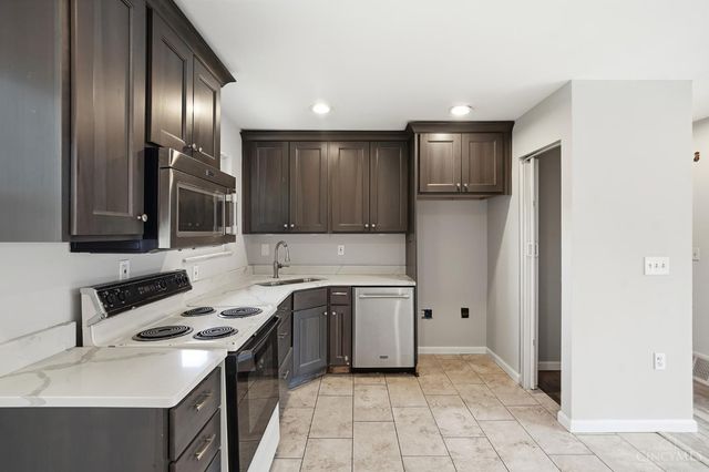 5228 Woodlake Drive, Delhi Twp, OH 45238