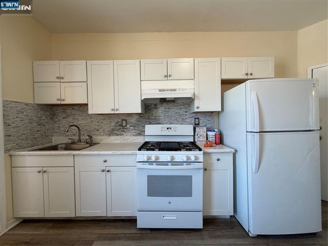 207 15th Street 31, Jersey City, NJ 07310