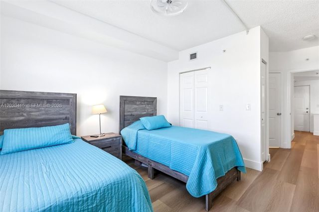 17150 N Bay Road 2808, Sunny Isles Beach, FL 33160