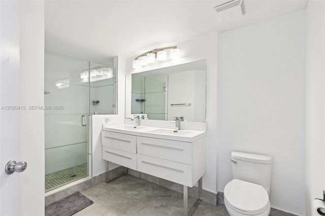 17150 N Bay Road 2808, Sunny Isles Beach, FL 33160