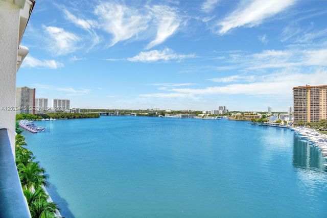 17150 N Bay Road 2808, Sunny Isles Beach, FL 33160