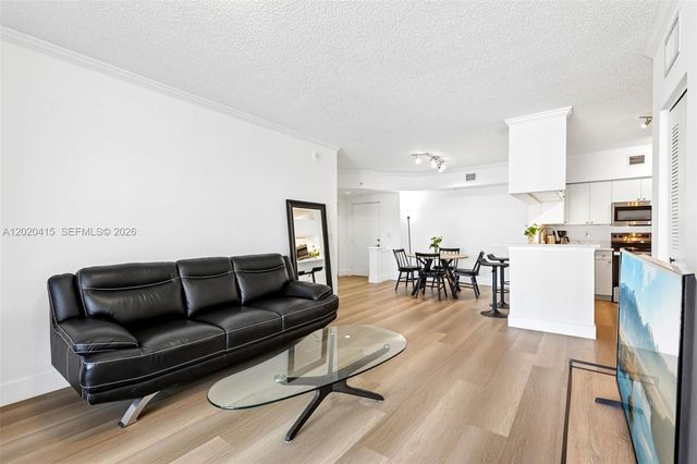 17150 N Bay Road 2808, Sunny Isles Beach, FL 33160