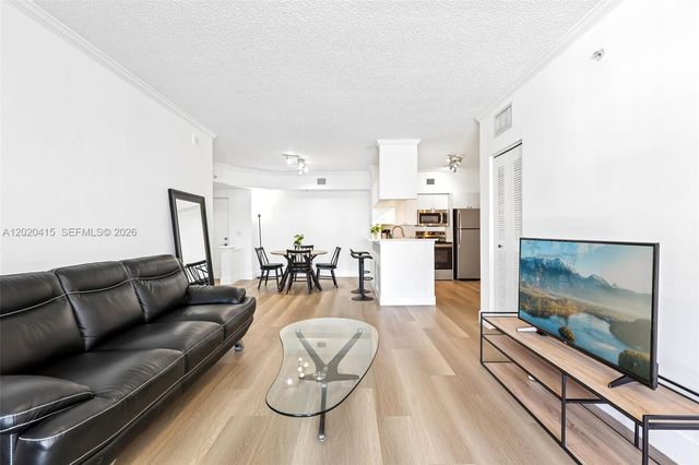 17150 N Bay Road 2808, Sunny Isles Beach, FL 33160