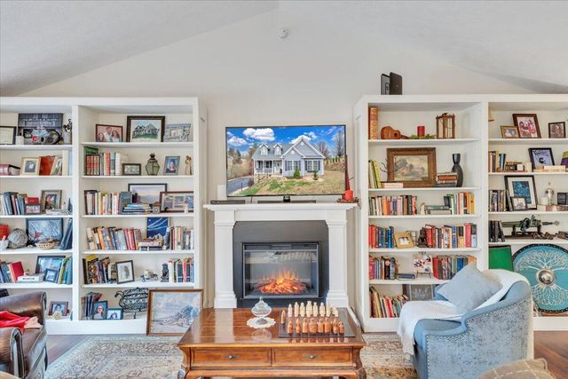 1074 Blueberry Hill CT, Vinton, VA 24179