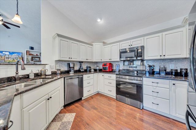 1074 Blueberry Hill CT, Vinton, VA 24179