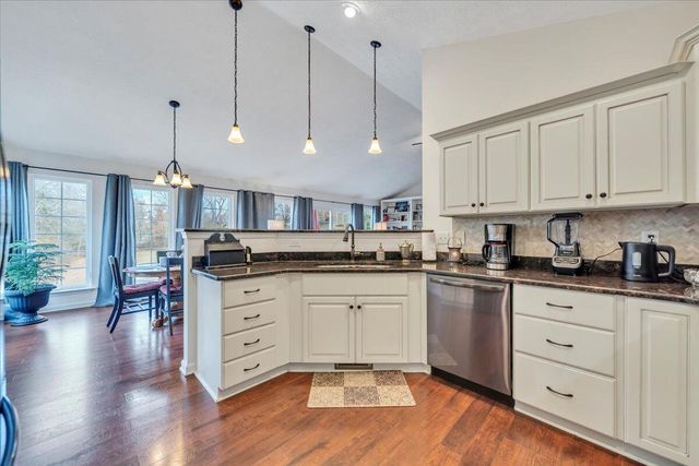 1074 Blueberry Hill CT, Vinton, VA 24179