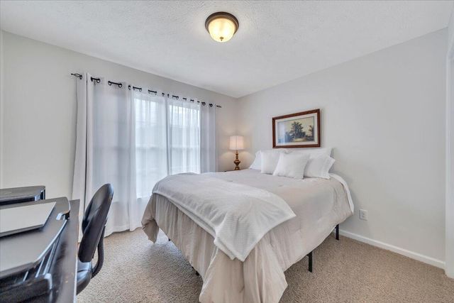 1074 Blueberry Hill CT, Vinton, VA 24179