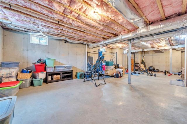 1074 Blueberry Hill CT, Vinton, VA 24179