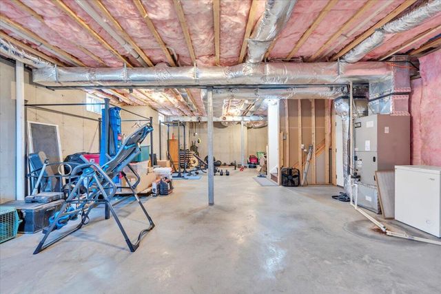 1074 Blueberry Hill CT, Vinton, VA 24179