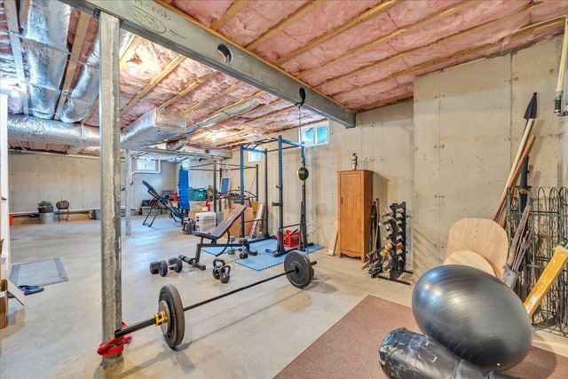 1074 Blueberry Hill CT, Vinton, VA 24179