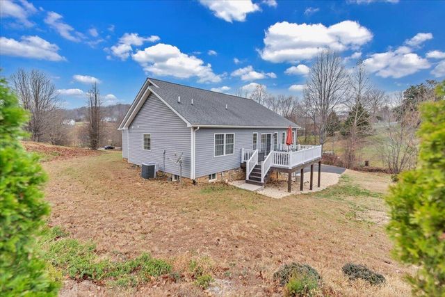 1074 Blueberry Hill CT, Vinton, VA 24179
