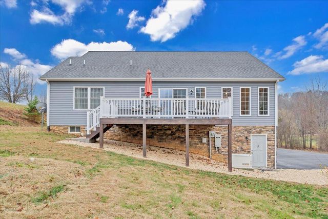 1074 Blueberry Hill CT, Vinton, VA 24179