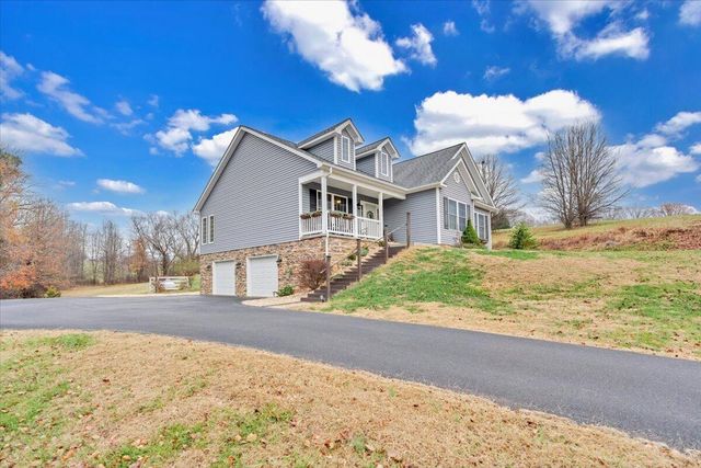1074 Blueberry Hill CT, Vinton, VA 24179