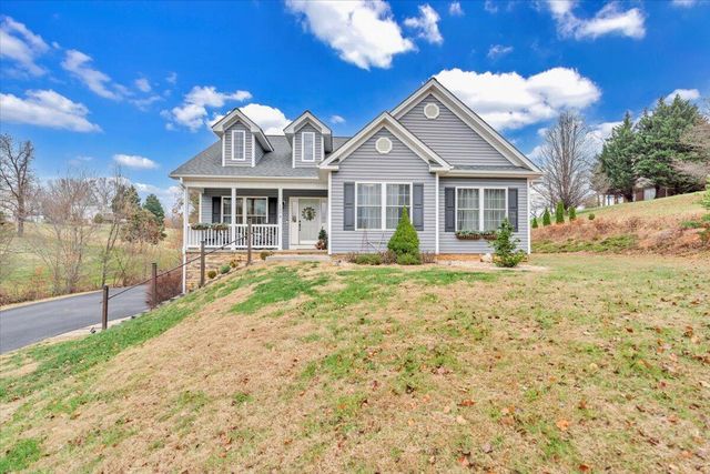 1074 Blueberry Hill CT, Vinton, VA 24179