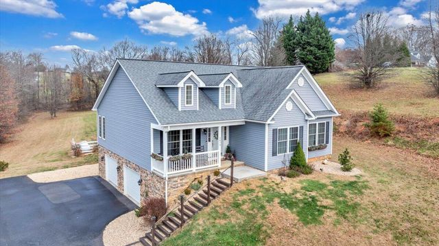 1074 Blueberry Hill CT, Vinton, VA 24179