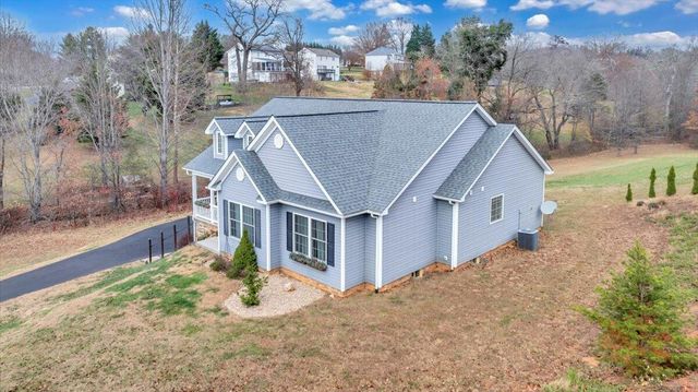 1074 Blueberry Hill CT, Vinton, VA 24179