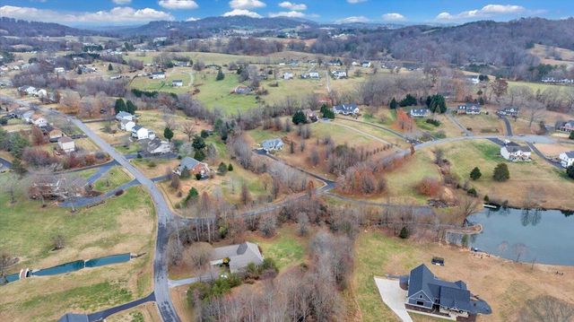 1074 Blueberry Hill CT, Vinton, VA 24179