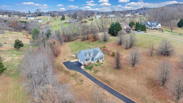 1074 Blueberry Hill CT, Vinton, VA 24179