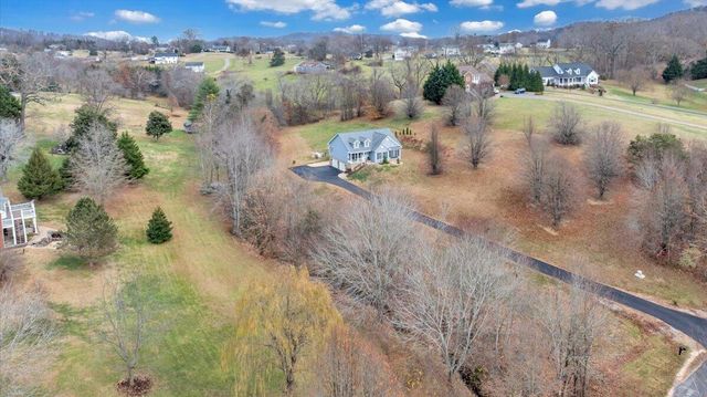 1074 Blueberry Hill CT, Vinton, VA 24179