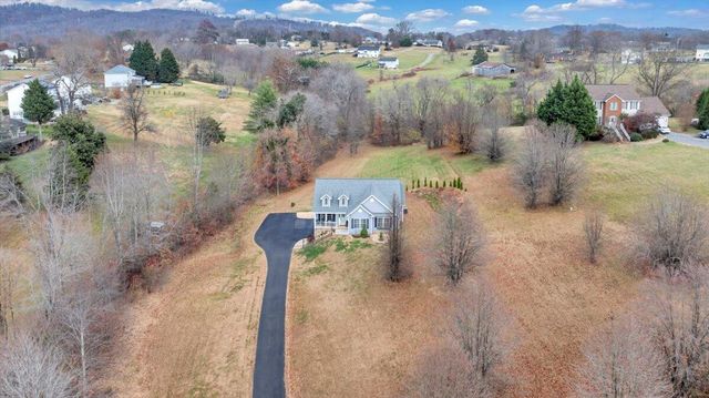 1074 Blueberry Hill CT, Vinton, VA 24179