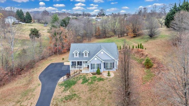 1074 Blueberry Hill CT, Vinton, VA 24179