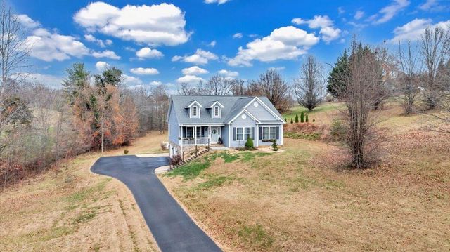 1074 Blueberry Hill CT, Vinton, VA 24179