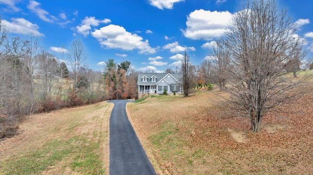 1074 Blueberry Hill CT, Vinton, VA 24179