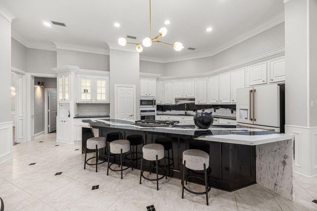 27 Morning Arbor Pl, The Woodlands, TX 77381