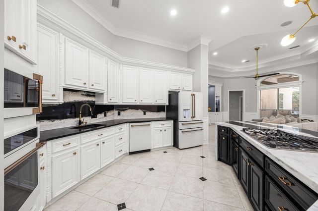 27 Morning Arbor Pl, The Woodlands, TX 77381