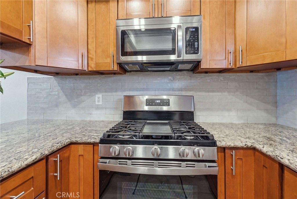 729 S Hobart Boulevard 11, Los Angeles, CA 90005 — photo 3