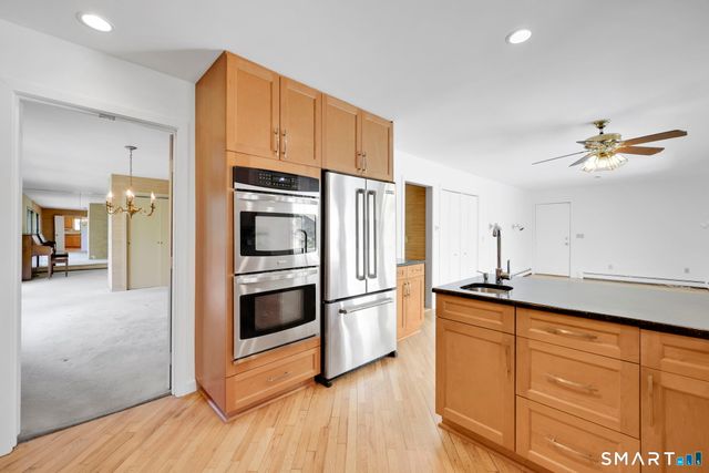 18 Ledgewood Road, Redding, CT 06896