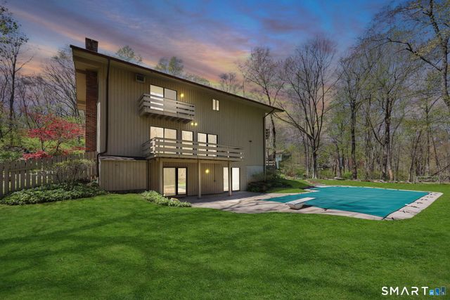 18 Ledgewood Road, Redding, CT 06896