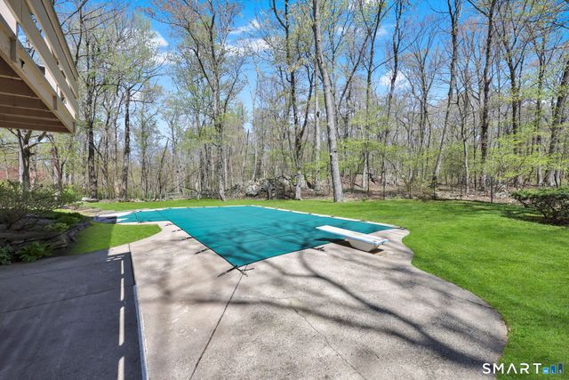 18 Ledgewood Road, Redding, CT 06896